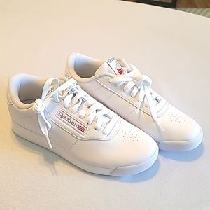 White Reebok leather shoes
